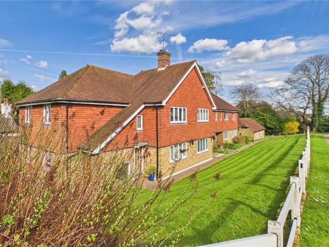Flat for sale in Perryfields, West Sussex