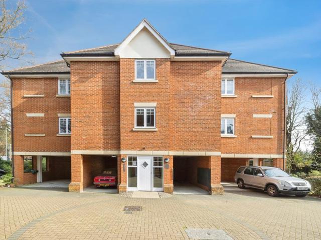 Flat for sale in North Watford