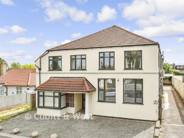 Flat for sale in Greater London