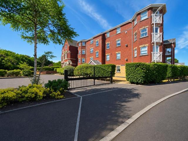 Flat for sale in Southport, Sefton