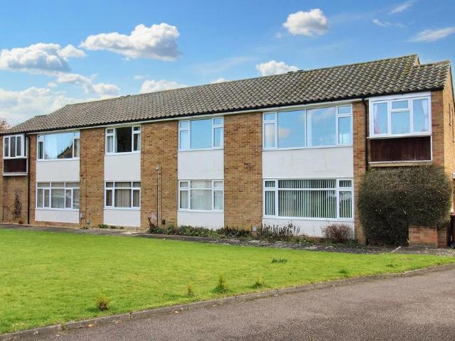 Flat for sale in King's Walden, Hertfordshire
