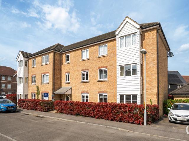 Flat for sale in Oad Street, Kent