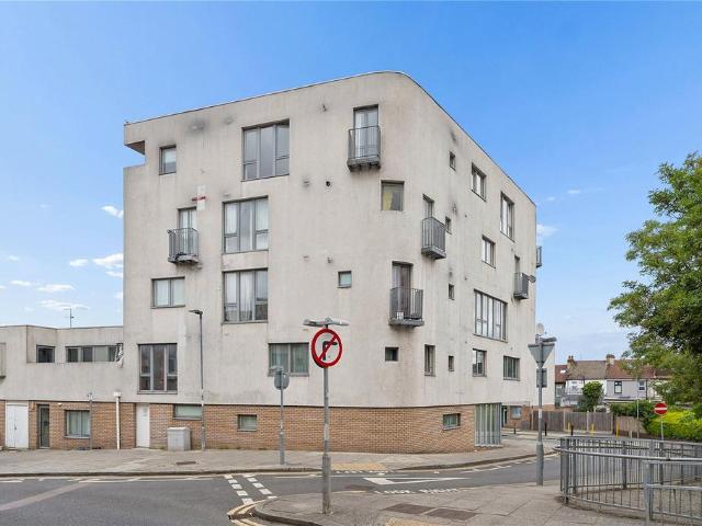 Flat for sale in Greater London