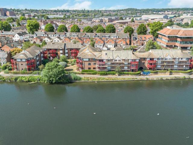 Flat for sale in Reading