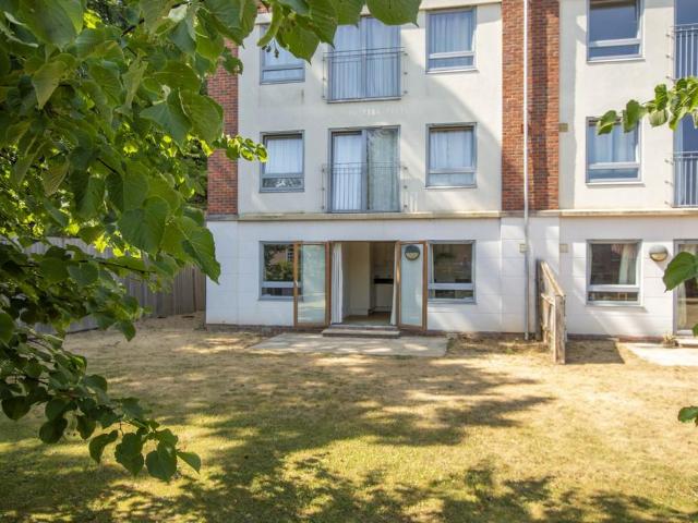 Flat for sale in East Bank, Norfolk