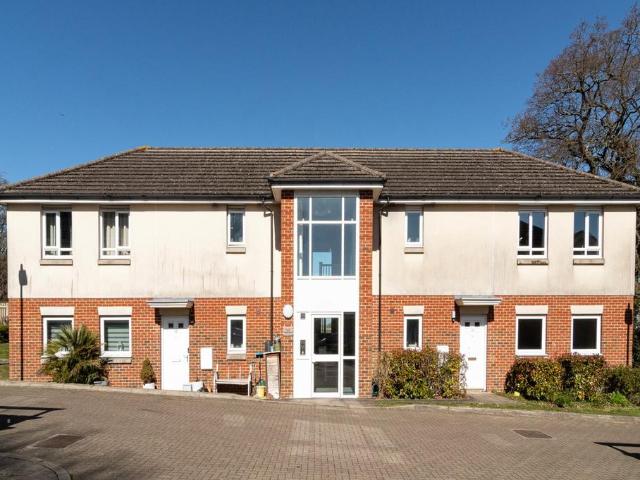 Flat for sale in Buckingham, Chesham
