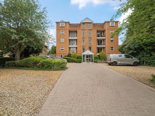 Flat for sale in Feckenham, City Of Bristol