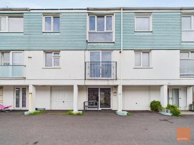 Flat for sale in Portreath, Cornwall