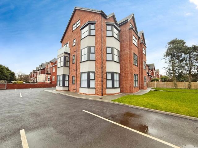 Flat for sale in Meols Cop, Southport