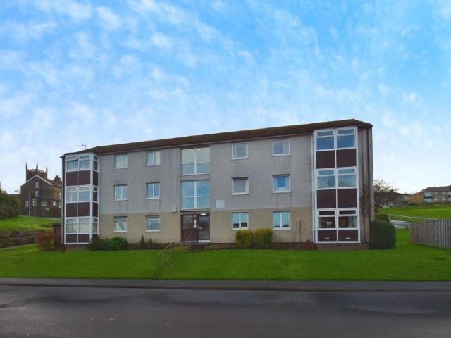 Flat for sale in Baildon, West Yorkshire