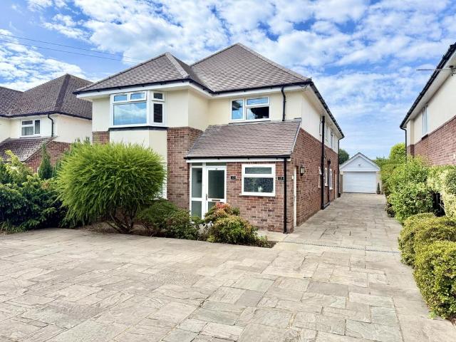 Flat for sale in Highcliffe