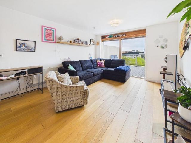 Flat for sale in St Matthew's, Old Wharf