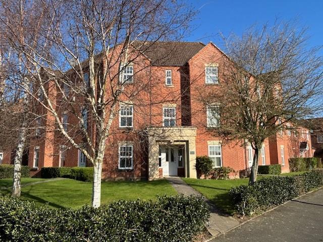 Flat for sale in Green Close, Warwickshire