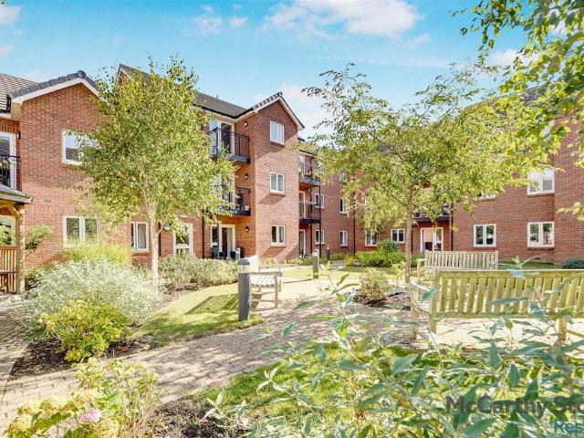 Flat for sale in Bedford