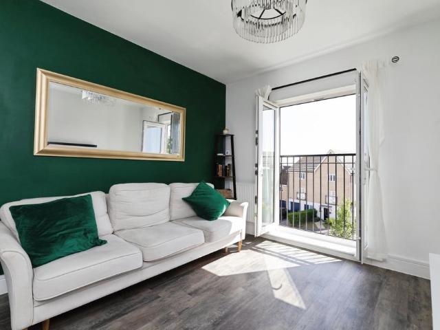Flat for sale in Greater London