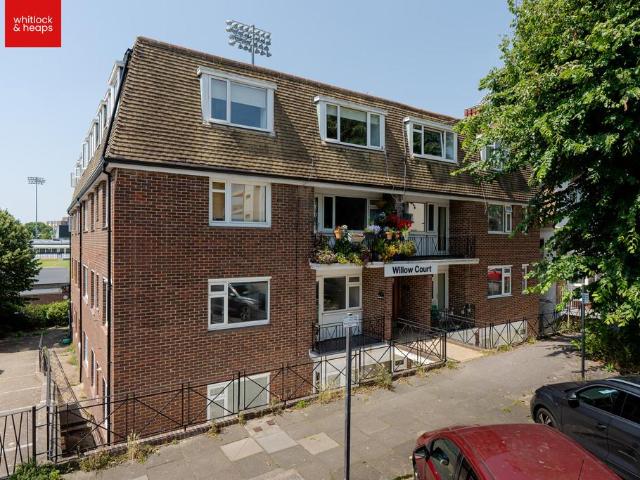 Flat for sale in Brunswick