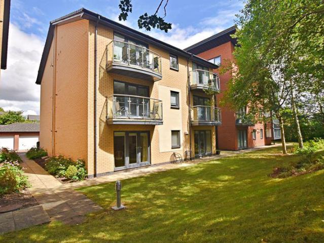 Flat for sale in Ermine, Brayford