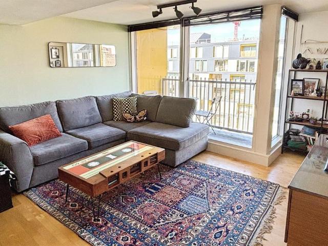Flat for sale in Richmond Hill, West Yorkshire