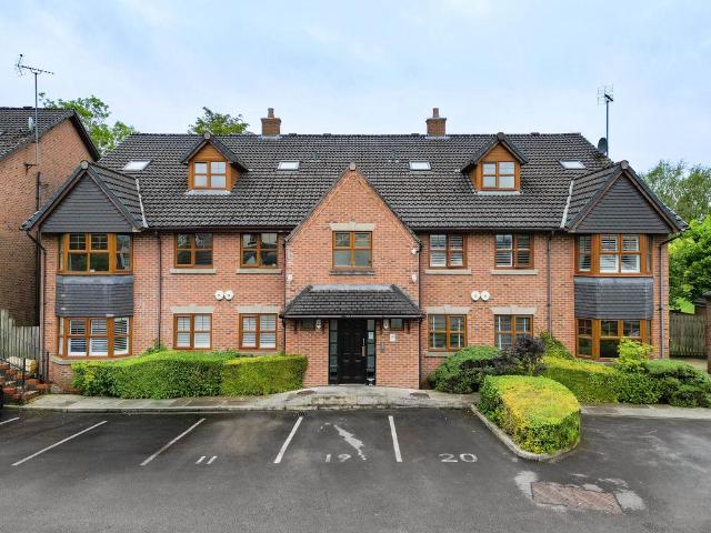 Flat for sale in Balderstone, Burnedge