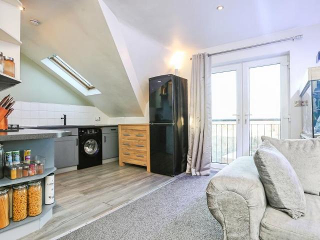 Flat for sale in Elmfield, Leicestershire
