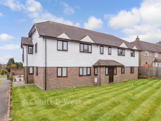 Flat for sale in Jarvis Brook, Cross In Hand