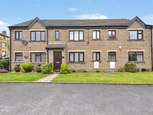 Flat for sale in Pudsey, West Yorkshire