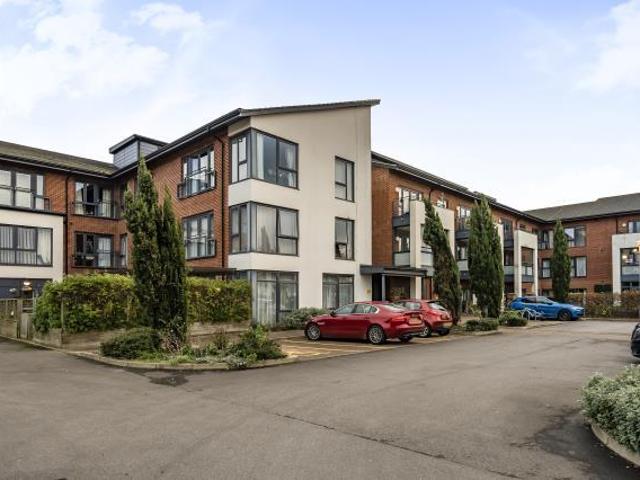 Flat for sale in The Slade, Oxfordshire
