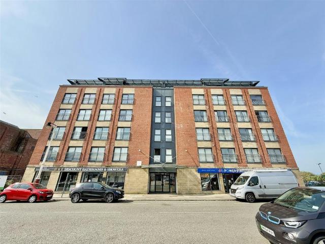 Flat for sale in Southport, Sefton
