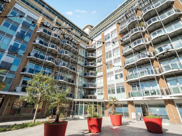 Flat for sale in Stratford Marsh, Greater London