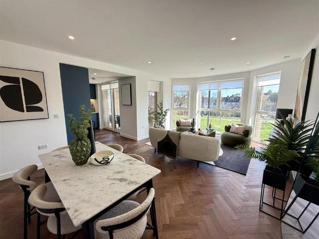 Flat for sale in London Borough of Barnet, Greater London