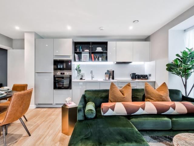 Flat for sale in Silvertown, Greater London