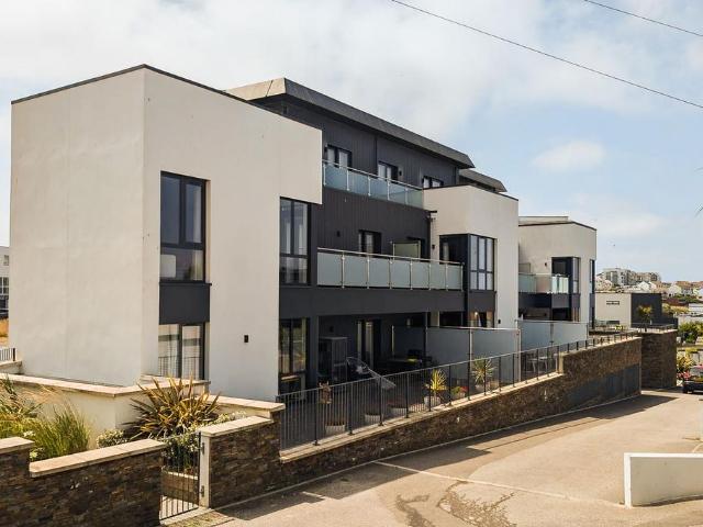 Flat for sale in Newquay, Cornwall