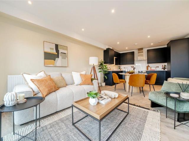 Flat for sale in London Borough of Bexley, Greater London