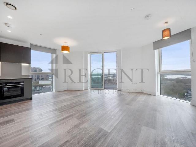 Flat for sale in Tottenham Hale, Greater London