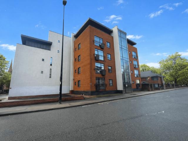 Flat for sale in Blackfriars, Salford