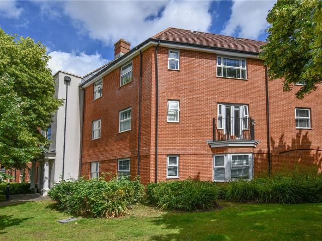 Flat for sale in Wokingham, Isle Of Man