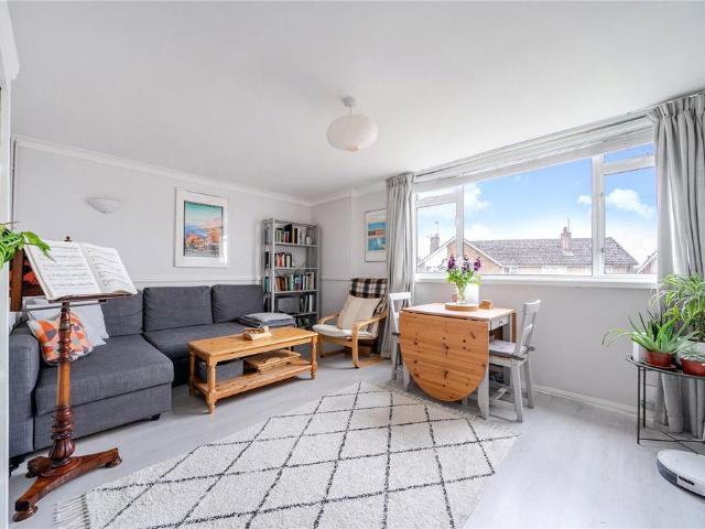 Flat for sale in London Borough of Croydon, Upper Norwood