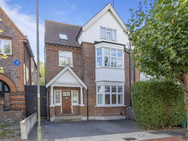 Flat for sale in London Borough of Barnet, Greater London