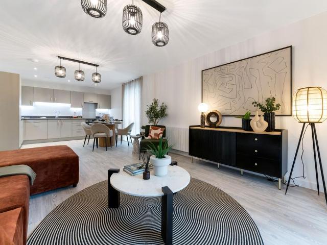 Flat for sale in The King's Mile, The Bridge