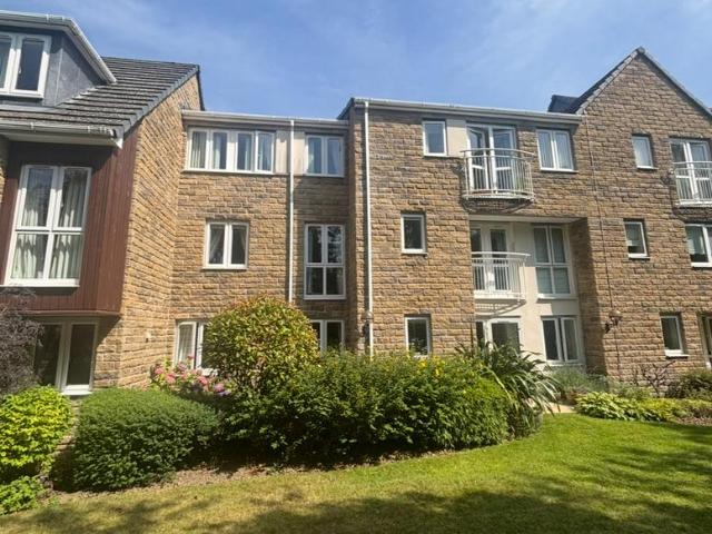 Flat for sale in Lindley, West Yorkshire
