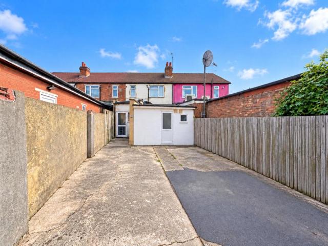 Flat for sale in London Borough of Hillingdon, Greater London