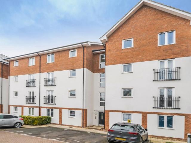 Flat for sale in Greater London