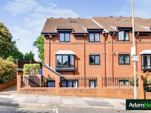 Flat for sale in Finchley, Isle Of Man