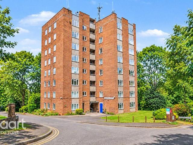Flat for sale in Ringlestone, Midway