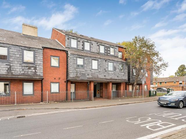 Flat for sale in Caldecott, Dromore