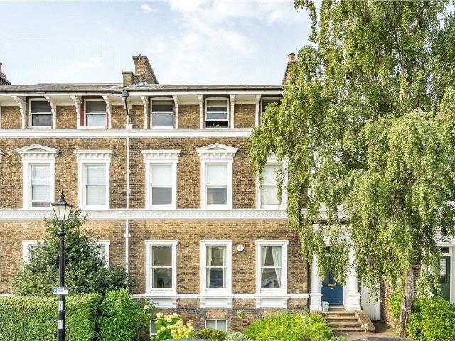 Flat for sale in Blackheath Vale, Greater London