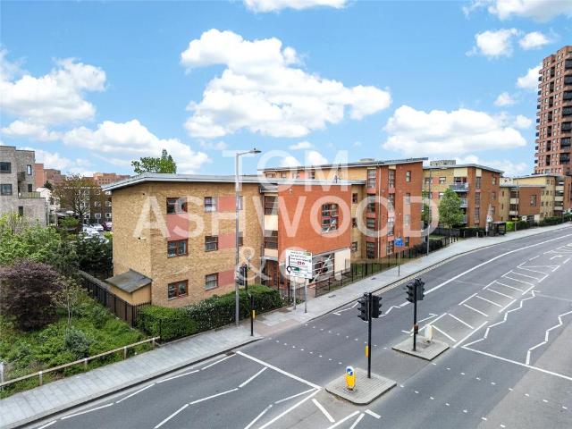 Flat for sale in Roding Riverside, Isle Of Man