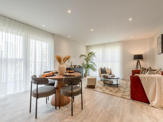 Flat for sale in London Borough of Hounslow, Strand