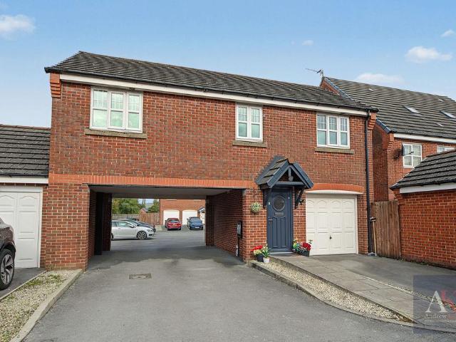 Flat for sale in Milnrow, Rochdale