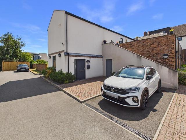 Flat for sale in Egginton, East Midlands